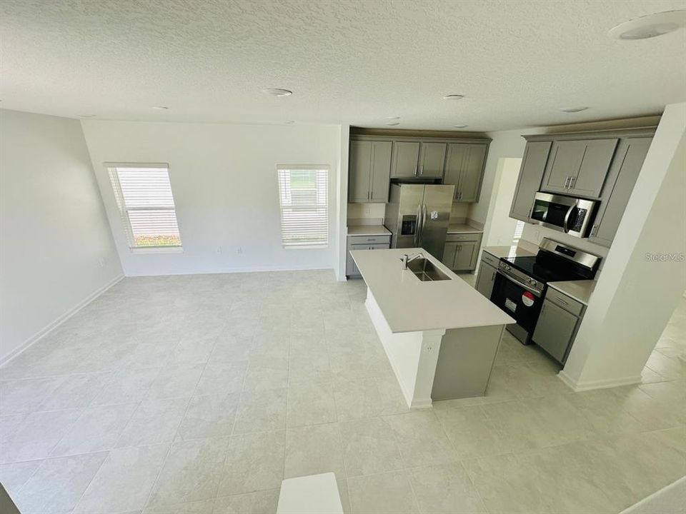 For Sale: $470,000 (3 beds, 2 baths, 1787 Square Feet)