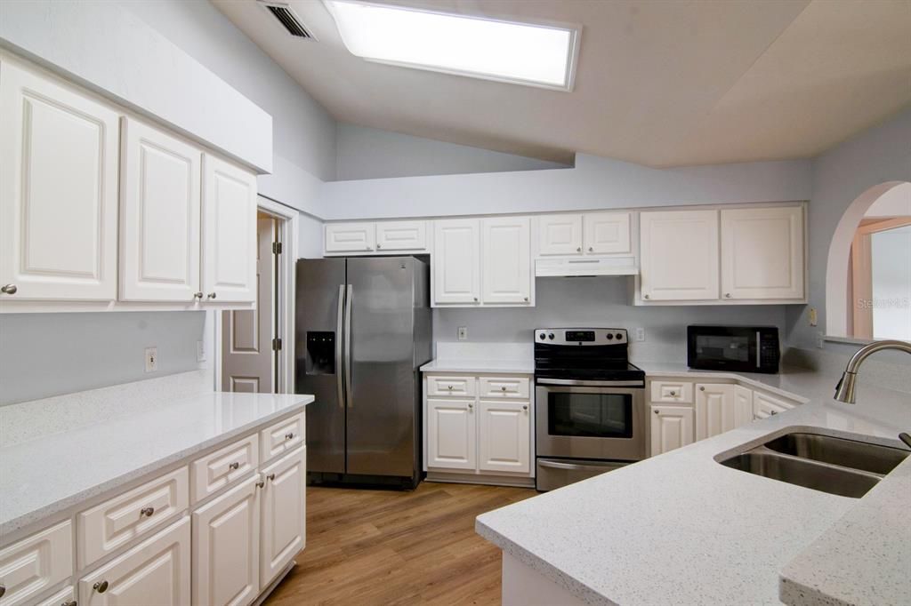 For Rent: $2,160 (3 beds, 2 baths, 1854 Square Feet)