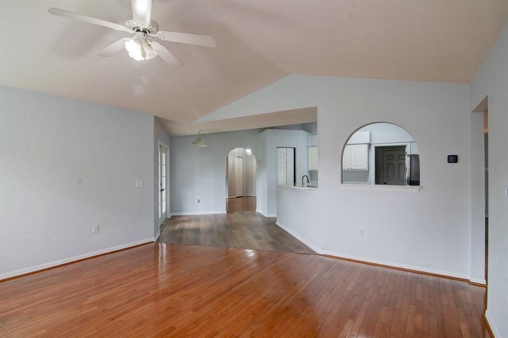 For Rent: $2,160 (3 beds, 2 baths, 1854 Square Feet)