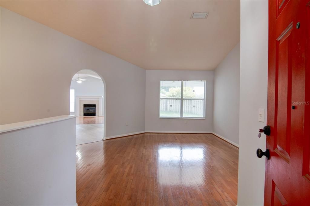 For Rent: $2,160 (3 beds, 2 baths, 1854 Square Feet)