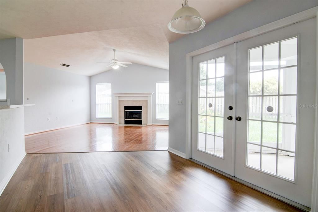 For Rent: $2,160 (3 beds, 2 baths, 1854 Square Feet)