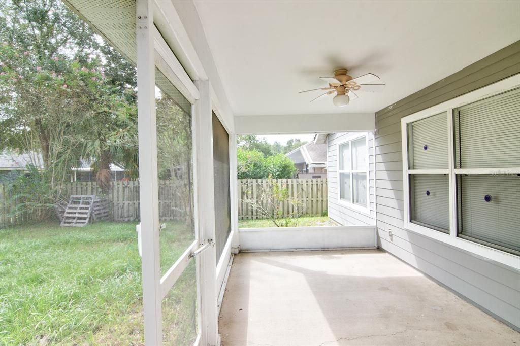 For Rent: $2,160 (3 beds, 2 baths, 1854 Square Feet)