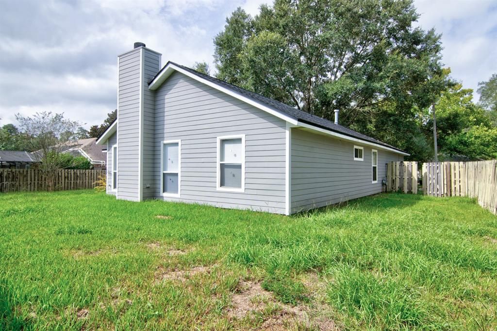 For Rent: $2,160 (3 beds, 2 baths, 1854 Square Feet)