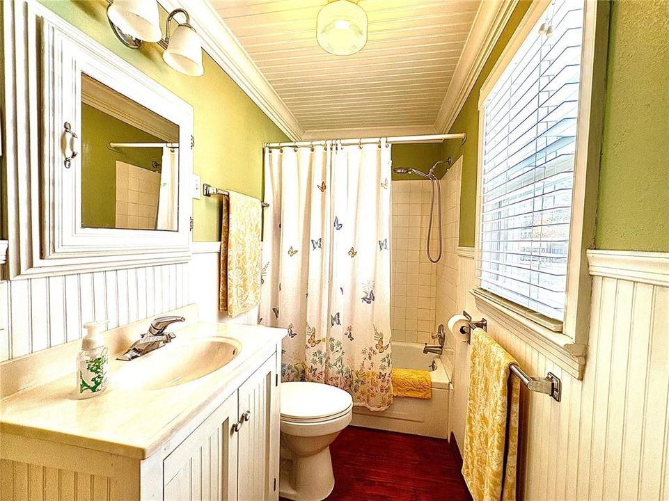 En Venta: $255,500 (2 camas, 1 baños, 852 Pies cuadrados)