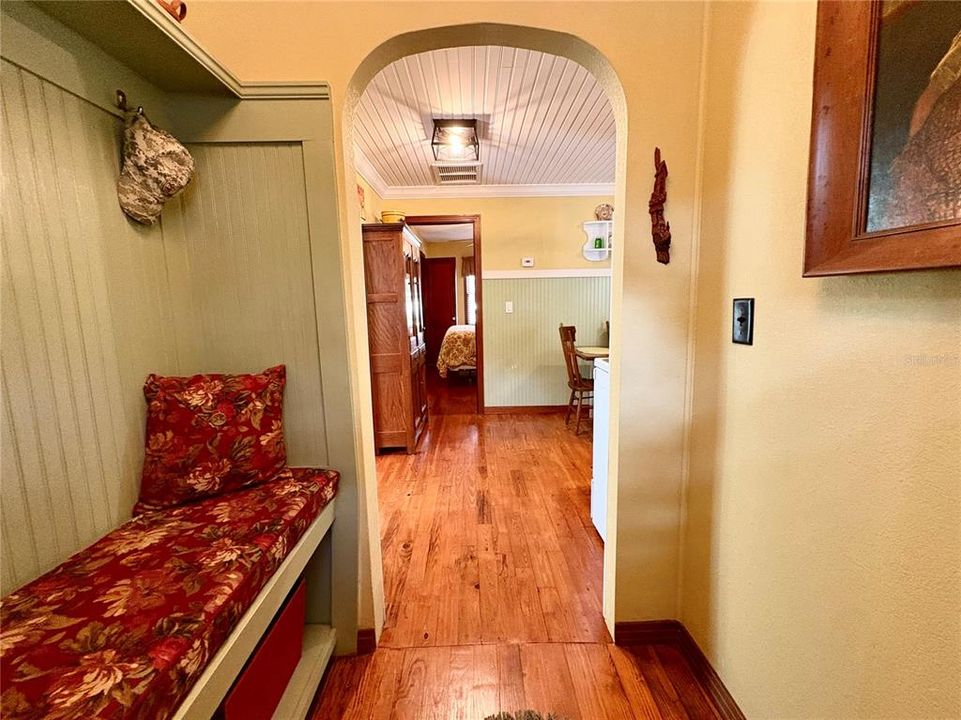 En Venta: $255,500 (2 camas, 1 baños, 852 Pies cuadrados)