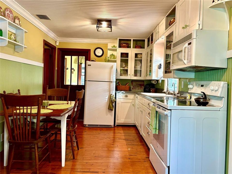 En Venta: $255,500 (2 camas, 1 baños, 852 Pies cuadrados)