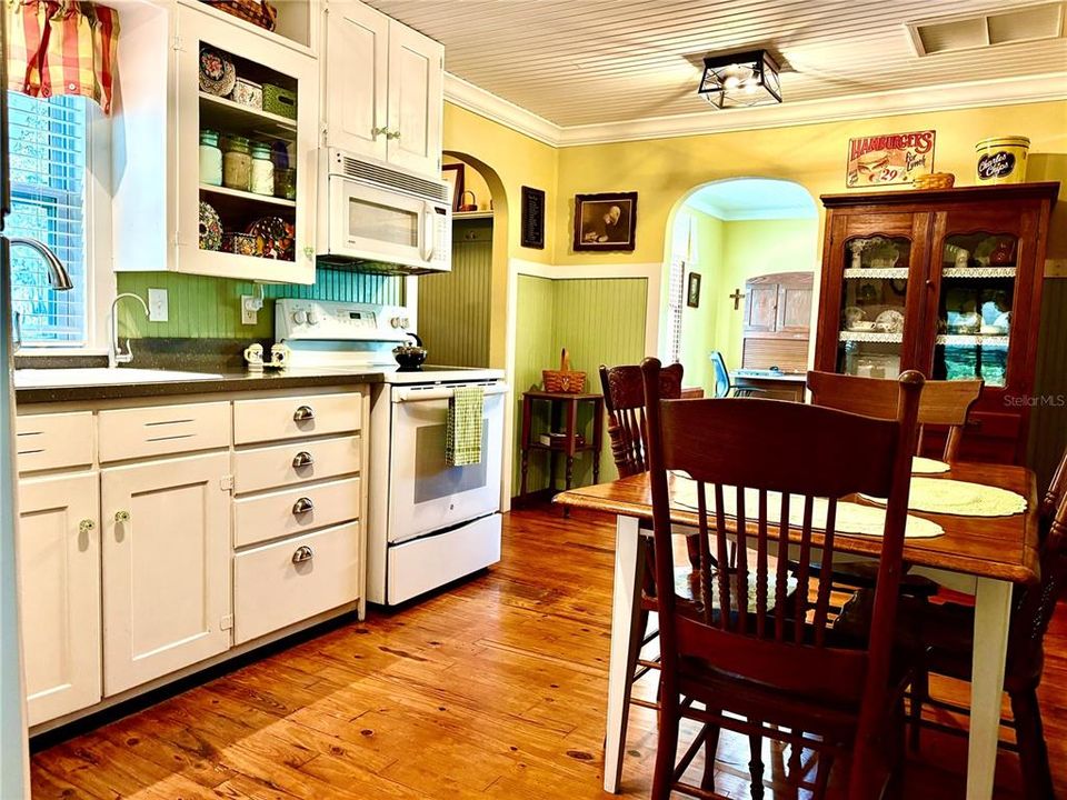 En Venta: $255,500 (2 camas, 1 baños, 852 Pies cuadrados)