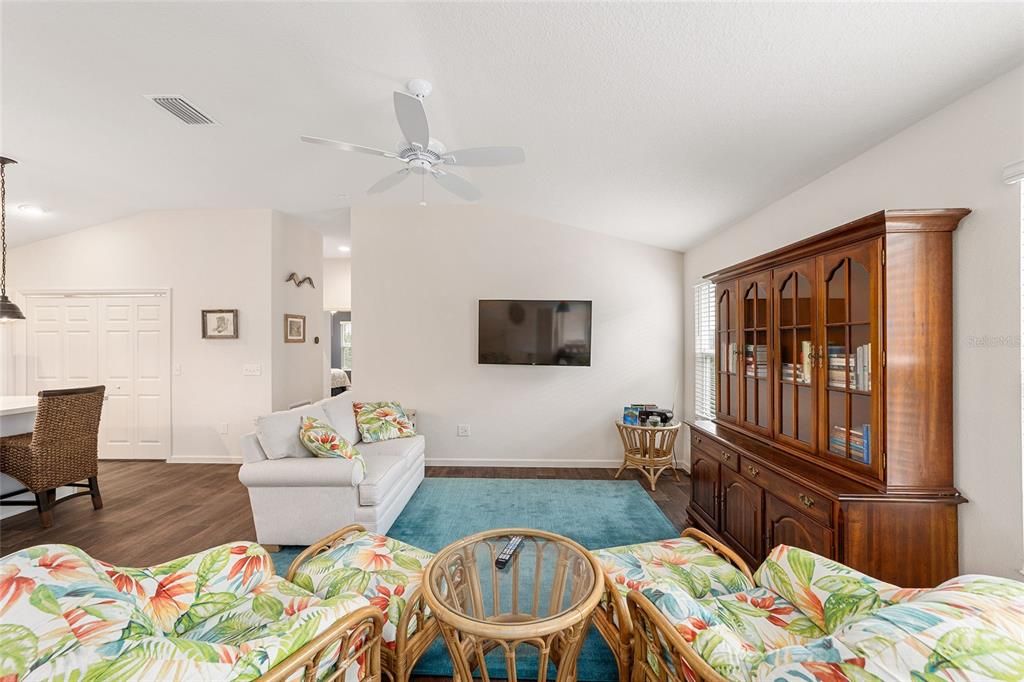 En Venta: $314,900 (2 camas, 2 baños, 1266 Pies cuadrados)