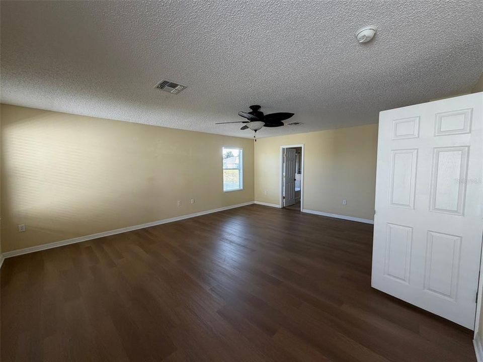 出租: $2,500 (3 贝兹, 2 浴室, 2691 平方英尺)