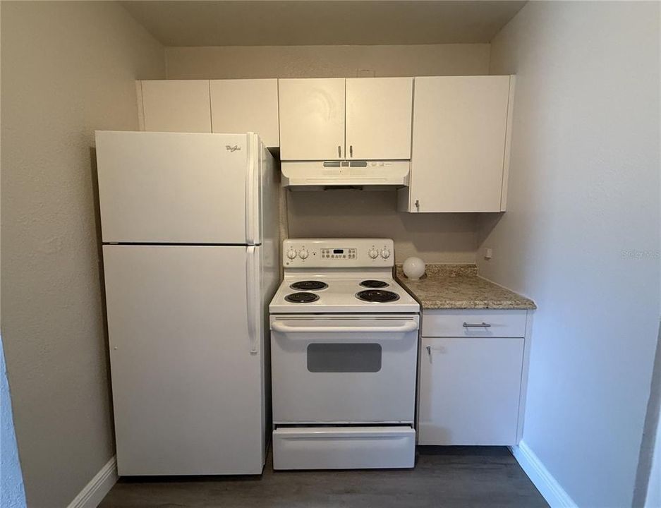 出租: $1,425 (2 贝兹, 1 浴室, 802 平方英尺)