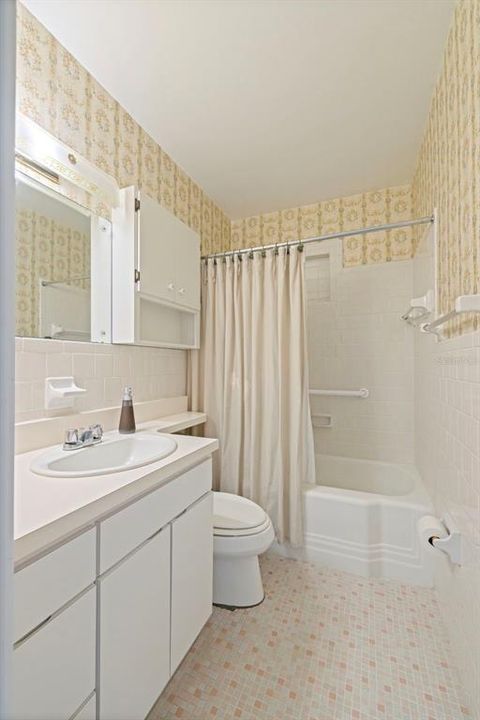 For Sale: $435,000 (4 beds, 2 baths, 1952 Square Feet)