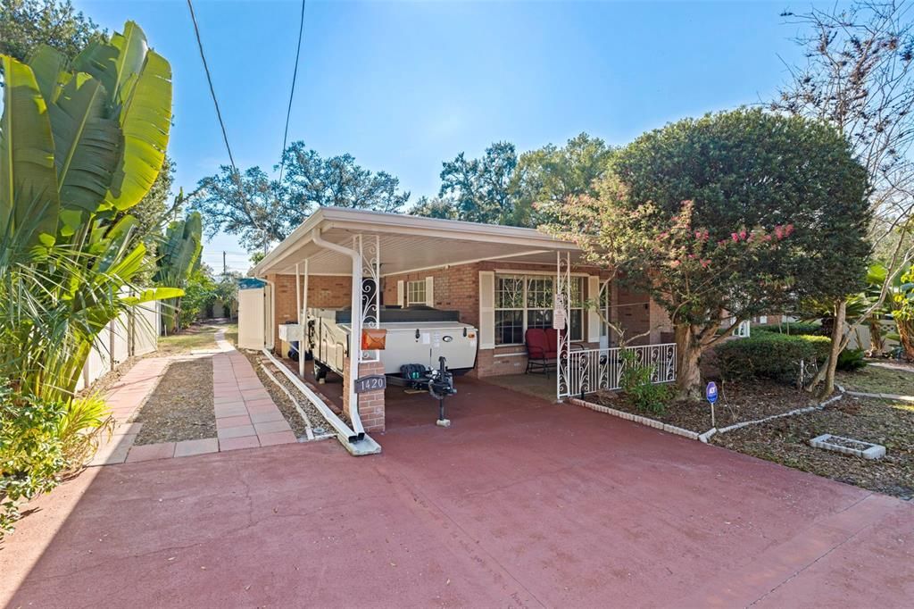 For Sale: $435,000 (4 beds, 2 baths, 1952 Square Feet)