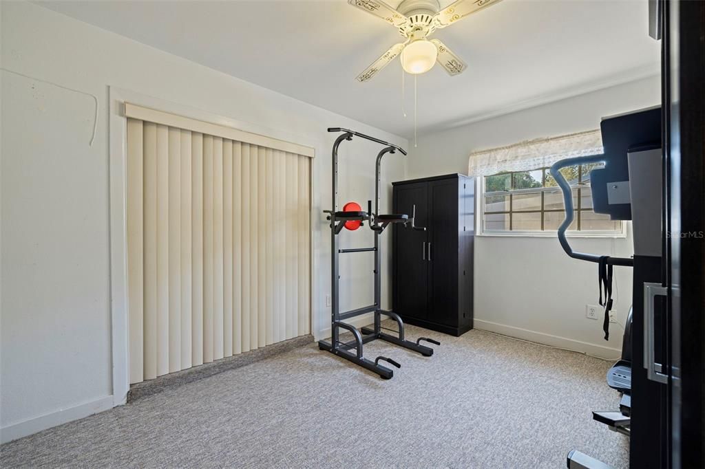 For Sale: $435,000 (4 beds, 2 baths, 1952 Square Feet)