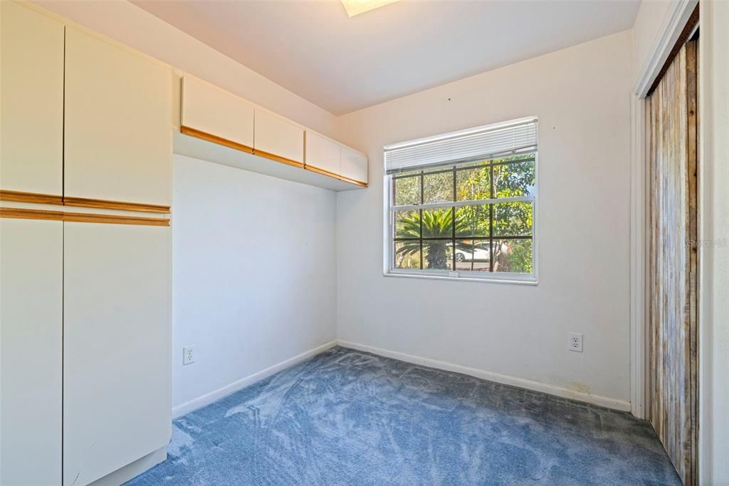 For Sale: $435,000 (4 beds, 2 baths, 1952 Square Feet)