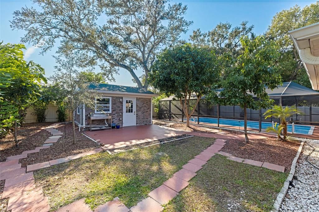 For Sale: $435,000 (4 beds, 2 baths, 1952 Square Feet)