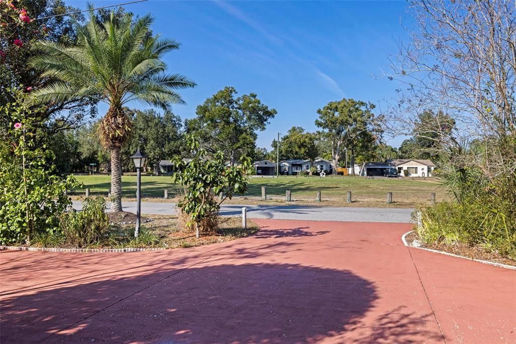 For Sale: $435,000 (4 beds, 2 baths, 1952 Square Feet)