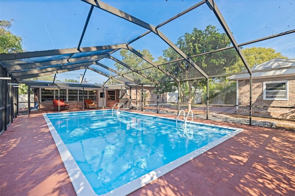 For Sale: $435,000 (4 beds, 2 baths, 1952 Square Feet)