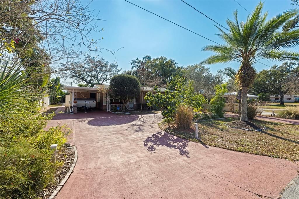 For Sale: $435,000 (4 beds, 2 baths, 1952 Square Feet)