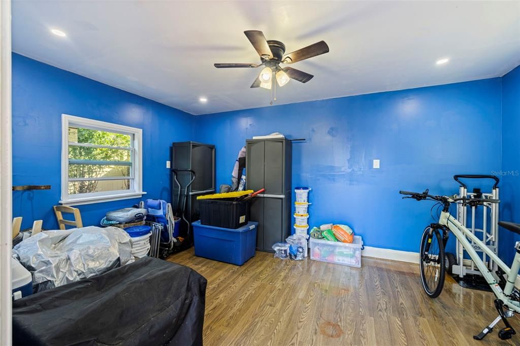 For Sale: $435,000 (4 beds, 2 baths, 1952 Square Feet)