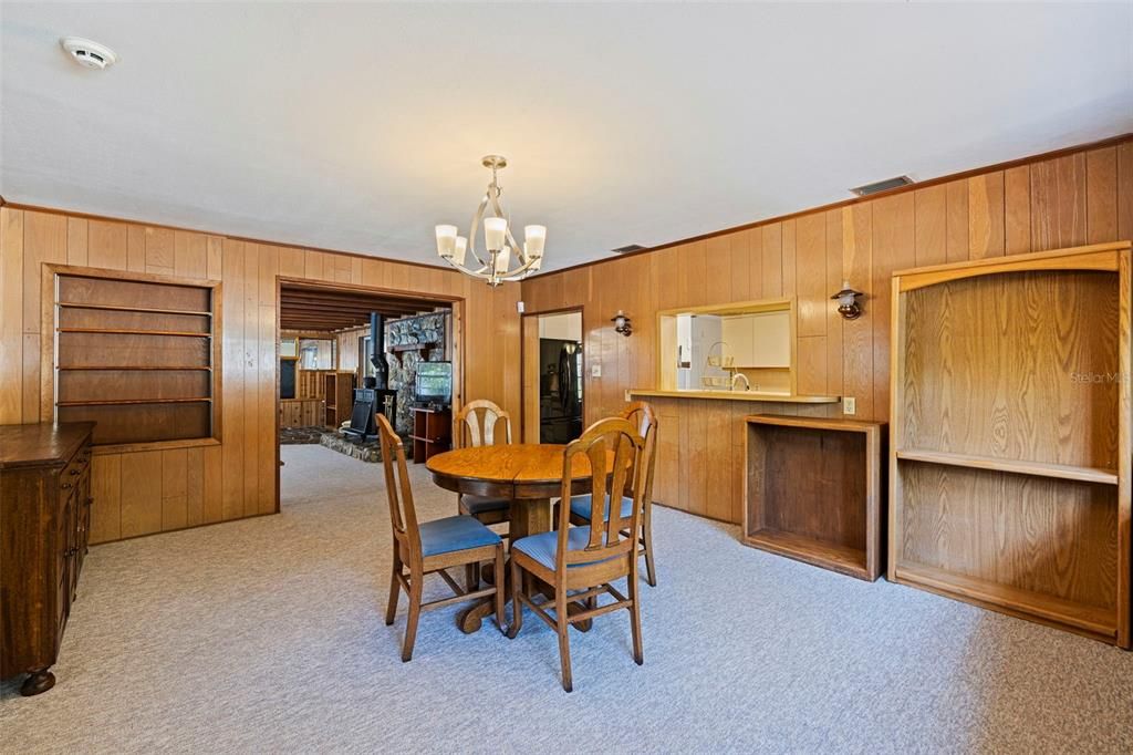 For Sale: $435,000 (4 beds, 2 baths, 1952 Square Feet)