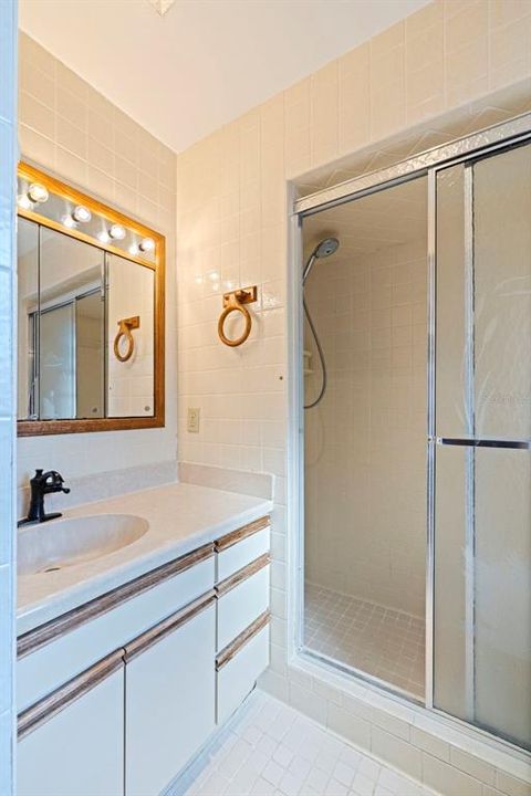 For Sale: $435,000 (4 beds, 2 baths, 1952 Square Feet)