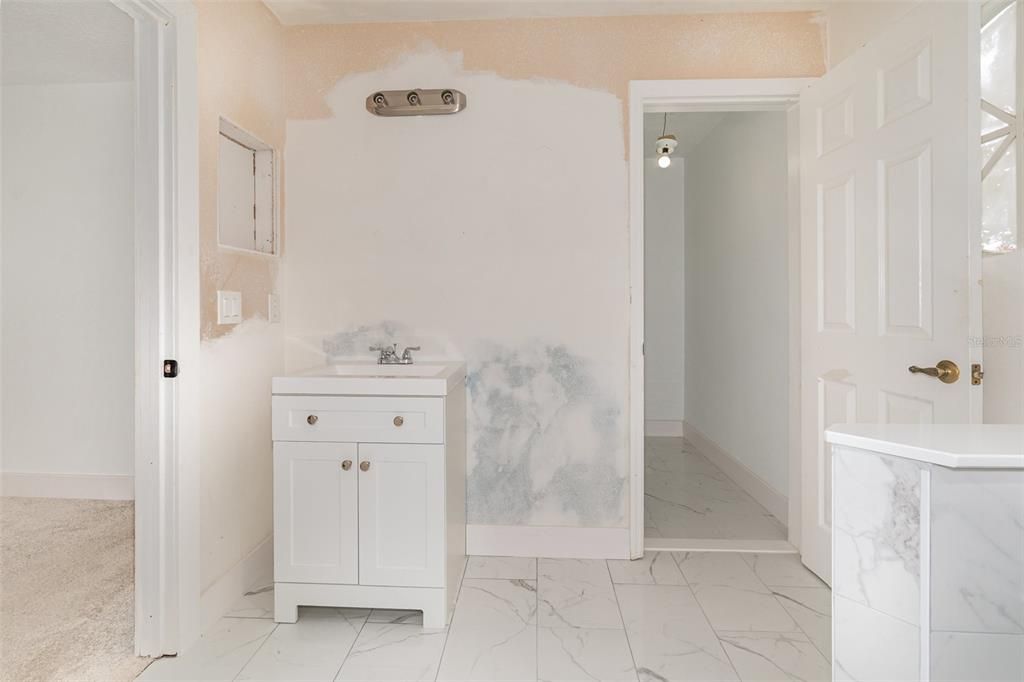 For Sale: $350,000 (3 beds, 2 baths, 1549 Square Feet)