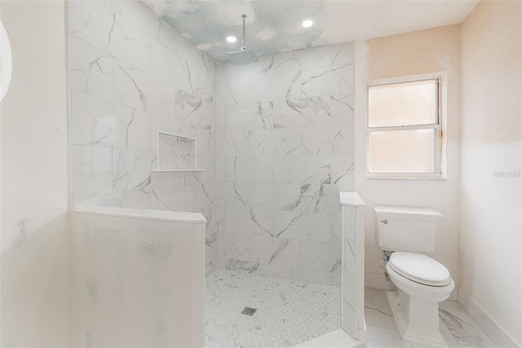 For Sale: $350,000 (3 beds, 2 baths, 1549 Square Feet)