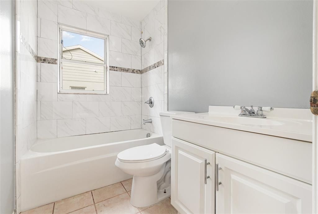 For Sale: $350,000 (3 beds, 2 baths, 1549 Square Feet)