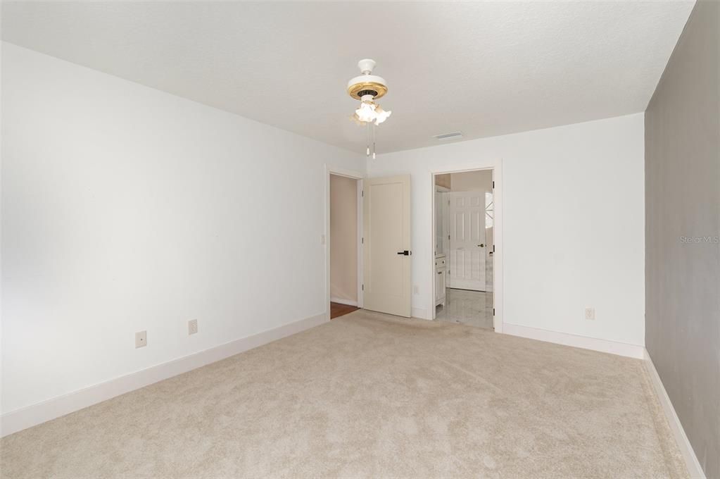 For Sale: $350,000 (3 beds, 2 baths, 1549 Square Feet)