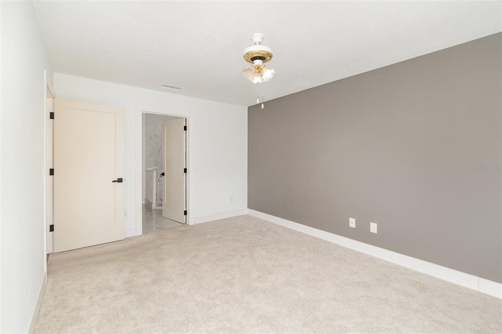 For Sale: $350,000 (3 beds, 2 baths, 1549 Square Feet)