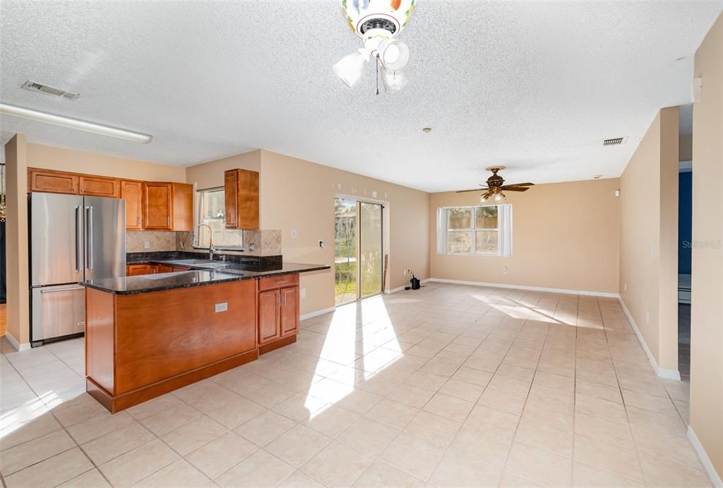 For Sale: $350,000 (3 beds, 2 baths, 1549 Square Feet)