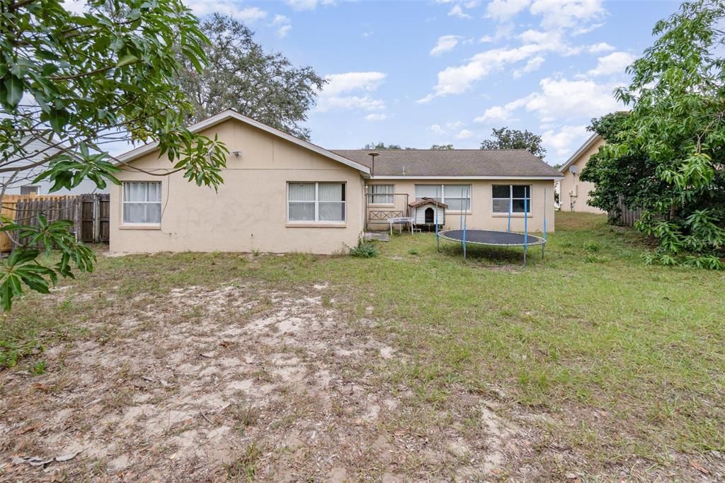 For Sale: $350,000 (3 beds, 2 baths, 1549 Square Feet)