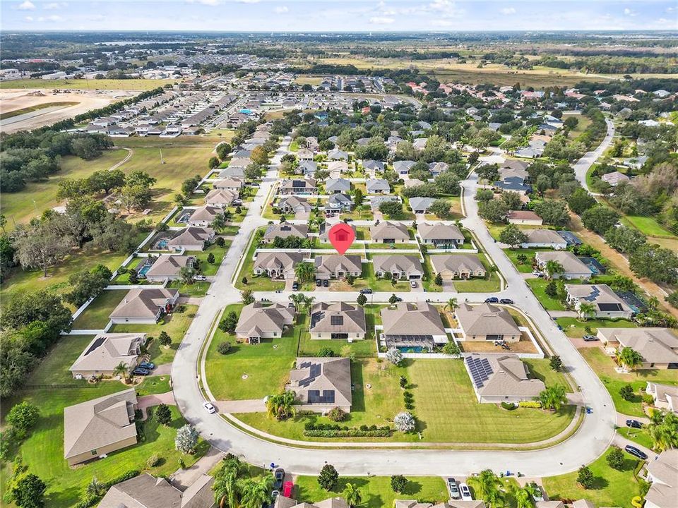 En Venta: $479,900 (4 camas, 3 baños, 2697 Pies cuadrados)