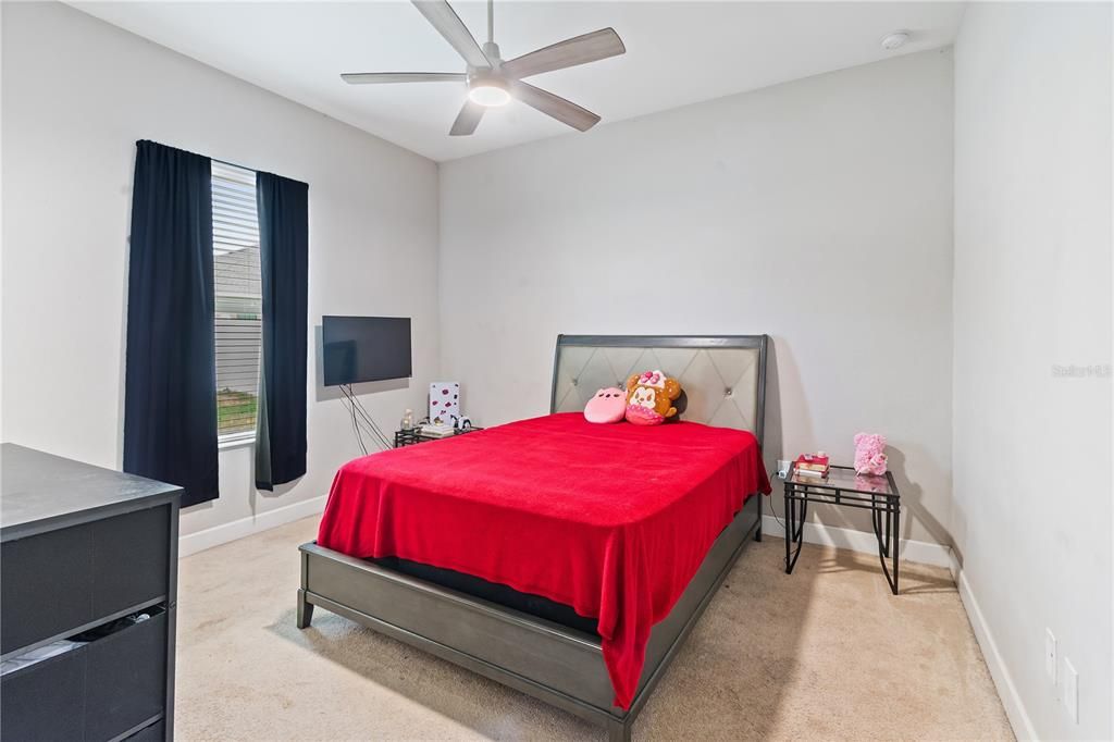 En Venta: $479,900 (4 camas, 3 baños, 2697 Pies cuadrados)