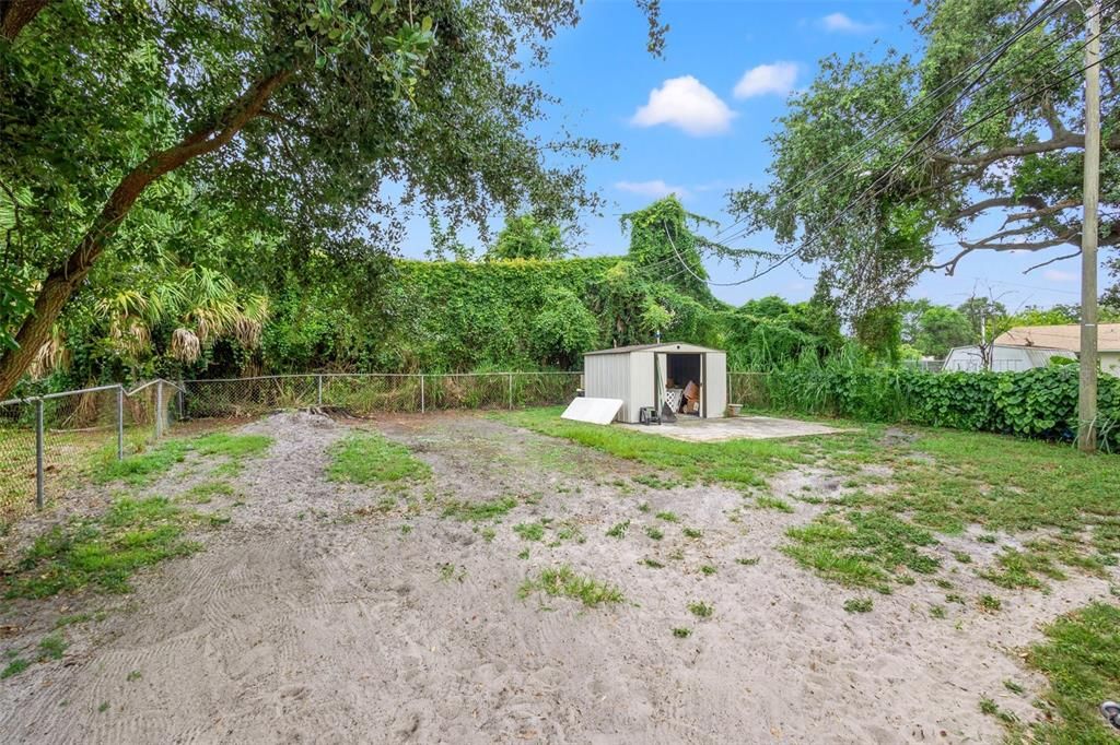 出租: $2,000 (3 贝兹, 1 浴室, 1012 平方英尺)