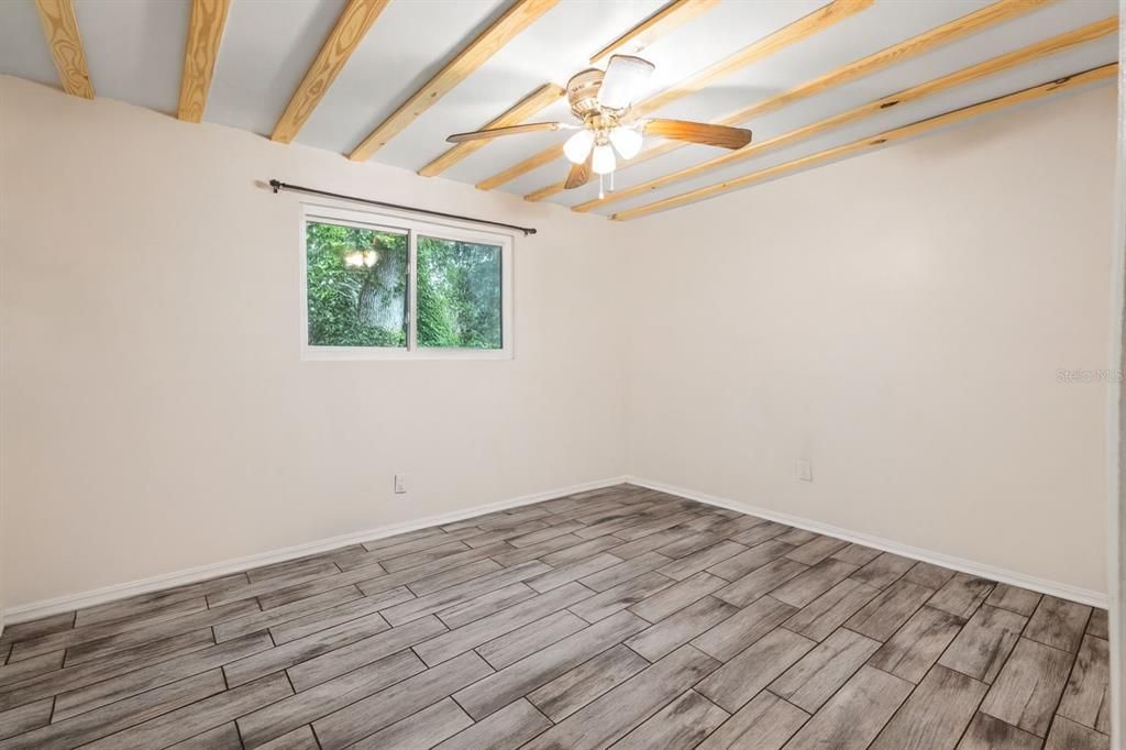 出租: $2,000 (3 贝兹, 1 浴室, 1012 平方英尺)