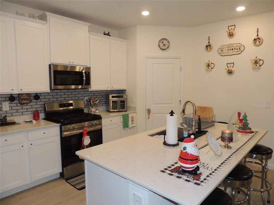 For Sale: $355,000 (4 beds, 3 baths, 2027 Square Feet)