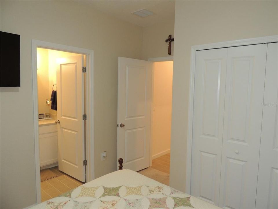 For Sale: $355,000 (4 beds, 3 baths, 2027 Square Feet)