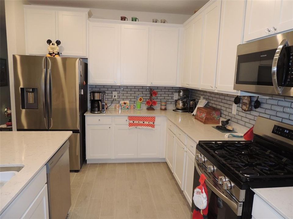 For Sale: $355,000 (4 beds, 3 baths, 2027 Square Feet)