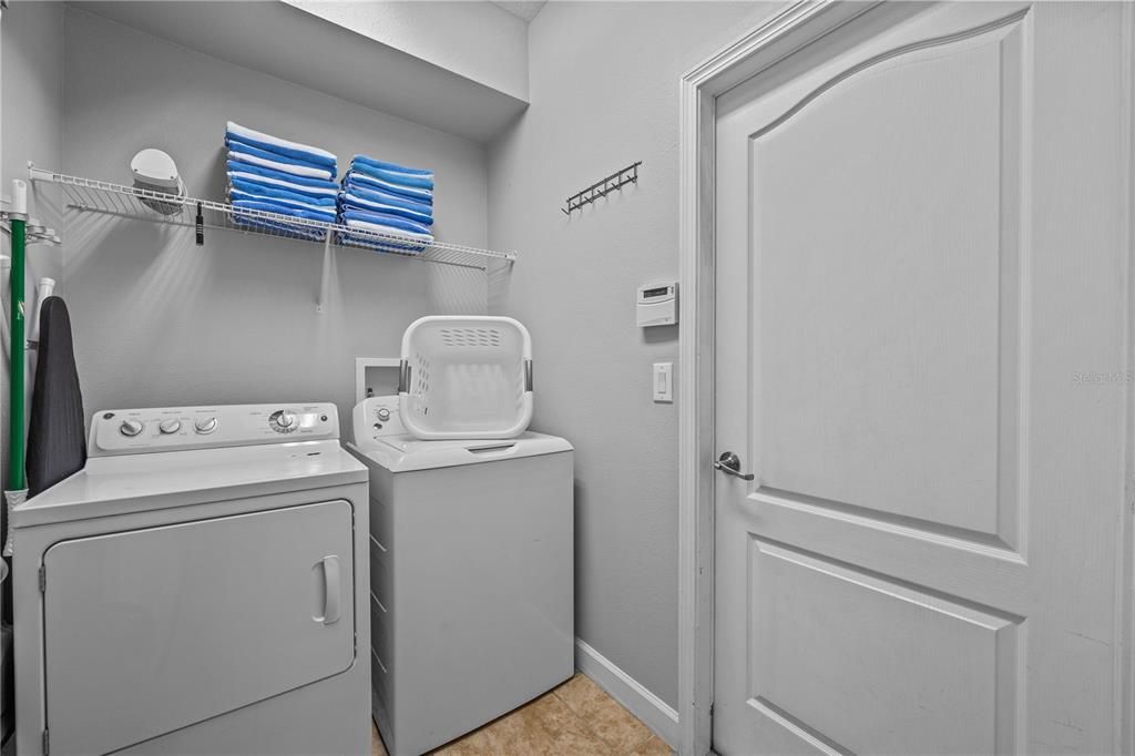 На продажу: $669,000 (6 спален, 6 ванн, 3465 Квадратных фут)