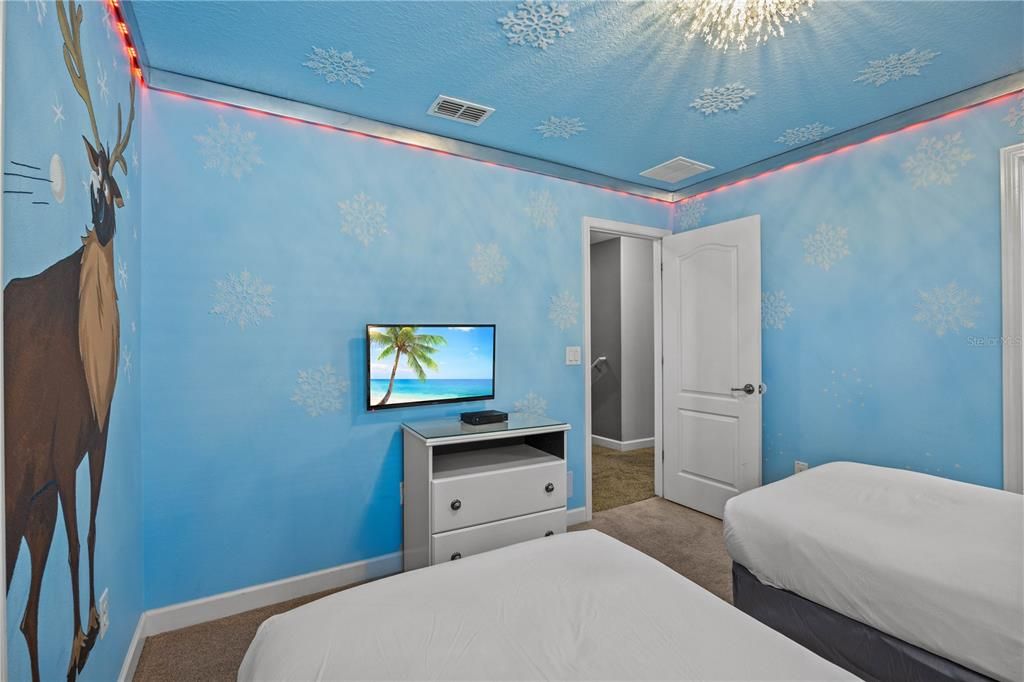 На продажу: $669,000 (6 спален, 6 ванн, 3465 Квадратных фут)