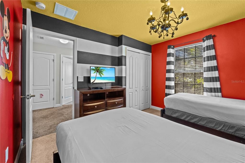 На продажу: $669,000 (6 спален, 6 ванн, 3465 Квадратных фут)