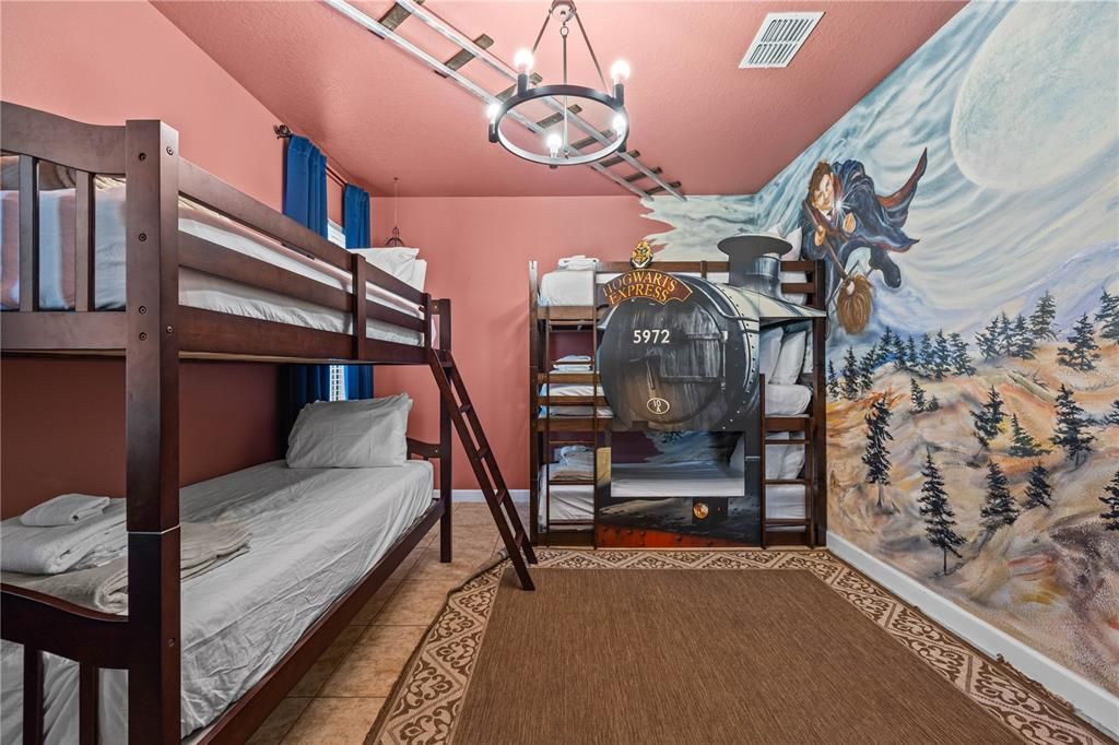 На продажу: $669,000 (6 спален, 6 ванн, 3465 Квадратных фут)