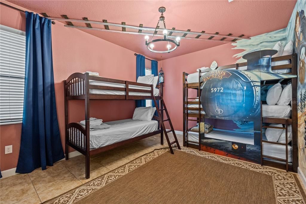 На продажу: $669,000 (6 спален, 6 ванн, 3465 Квадратных фут)