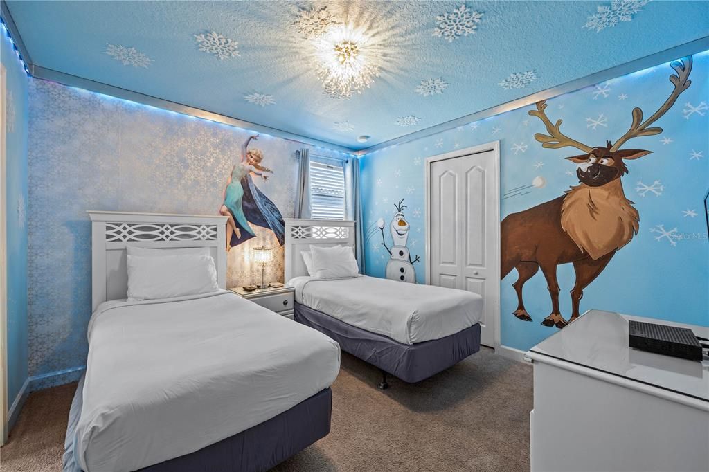 На продажу: $669,000 (6 спален, 6 ванн, 3465 Квадратных фут)