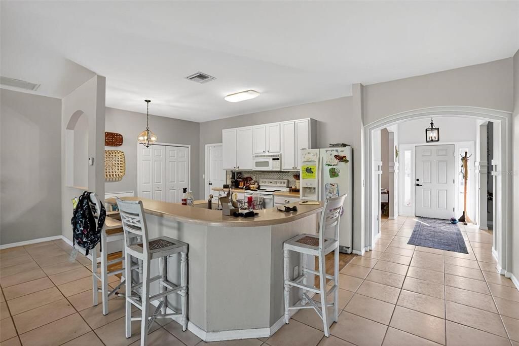 For Sale: $399,900 (3 beds, 2 baths, 2040 Square Feet)