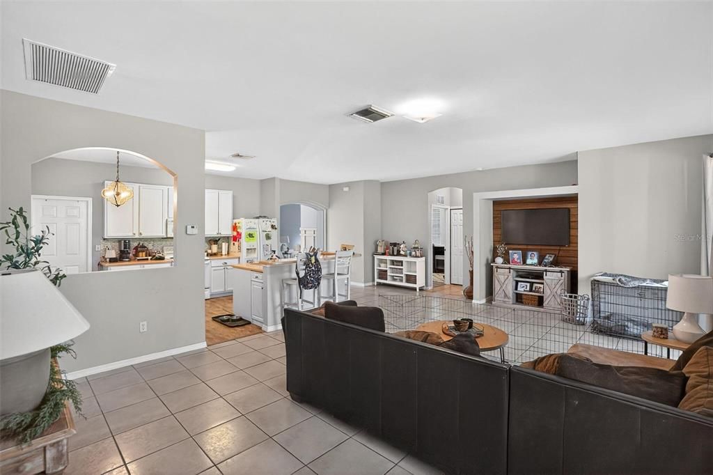 For Sale: $399,900 (3 beds, 2 baths, 2040 Square Feet)