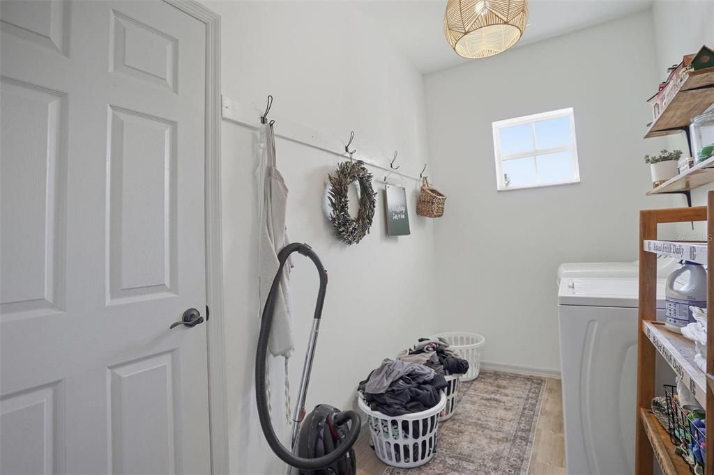 For Sale: $399,900 (3 beds, 2 baths, 2040 Square Feet)