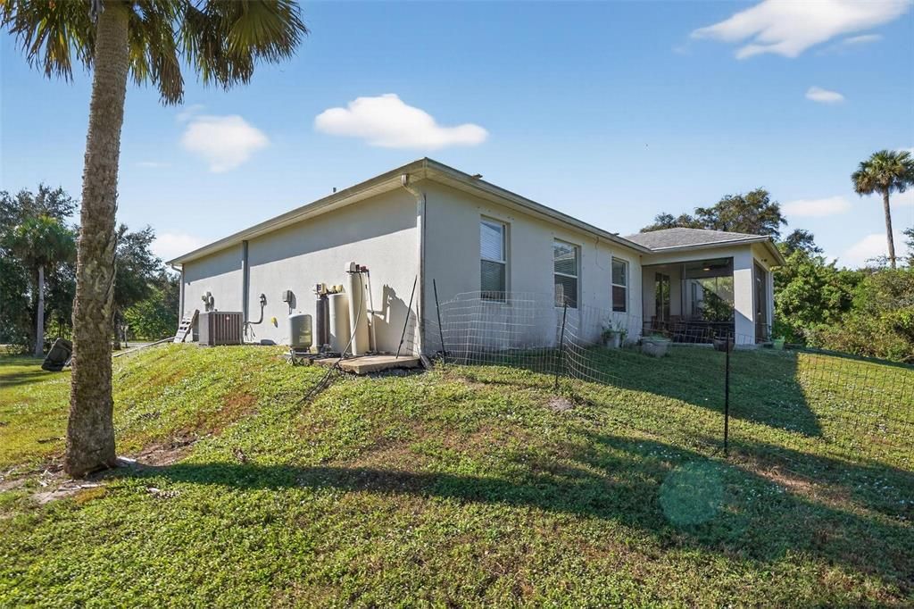 For Sale: $399,900 (3 beds, 2 baths, 2040 Square Feet)