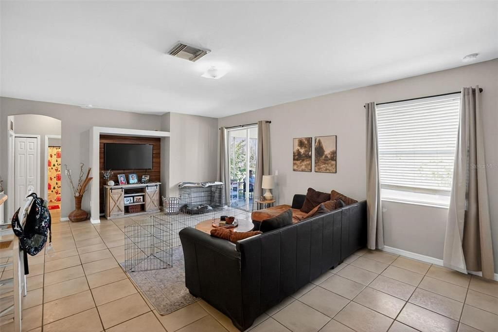 For Sale: $399,900 (3 beds, 2 baths, 2040 Square Feet)